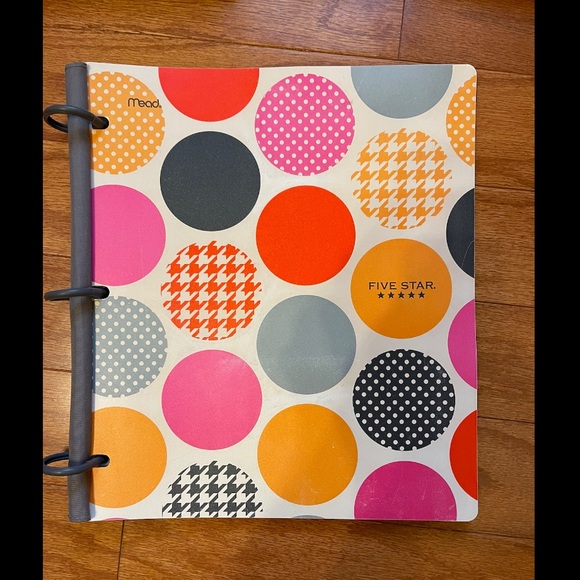 BUNDLE: Notebooks, Folders and Binders - Picture 6 of 11